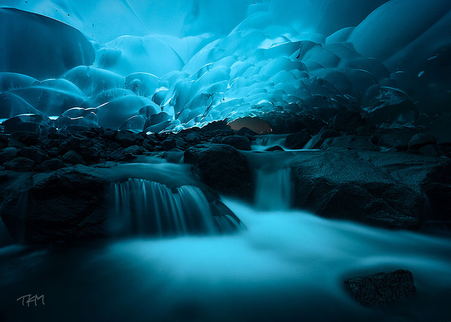 Resultado de imagen para las cuevas de hielo bajo mendenhall glacier